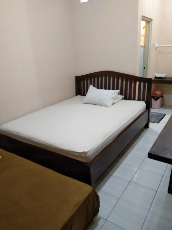 Canary Guesthouse Jogjakarta Buitenkant foto