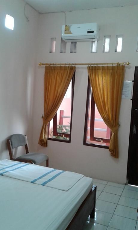 Canary Guesthouse Jogjakarta Buitenkant foto